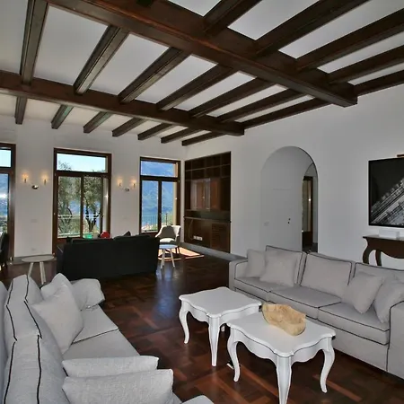 Sleeps 10 Pool Air Con * Tremezzo
