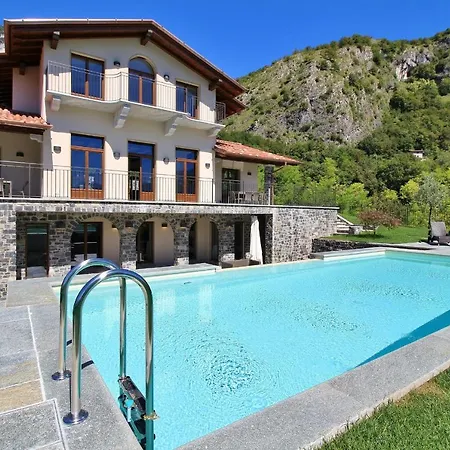 Sleeps 10 Pool Air Con *