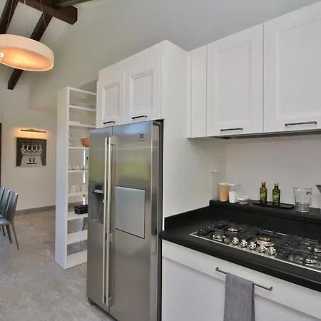 Sleeps 10 Pool Air Con * Tremezzo